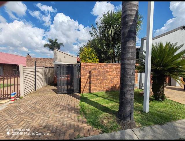 2 BEDROOM HOUSE FOR SALE IN GLEN MARAIS